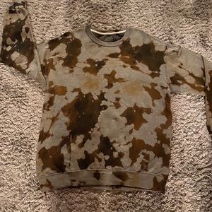 Bleach dyed crew neck